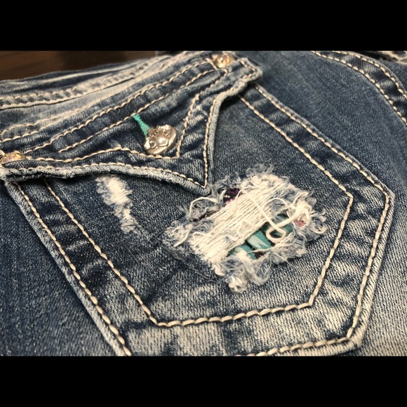 Miss Me Distressed Cropped Denim - Picture 5 of 8